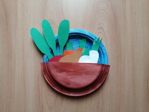 „Warzywa okopowe” – praca plastyczna z wykorzystaniem talerzyków papierowych