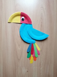Papuga- praca plastyczna z wykorzystaniem talerzyka papierowego