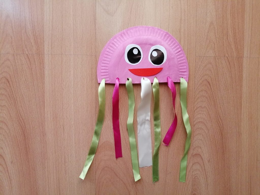 Meduza - praca plastyczna z wykorzystaniem talerzyka