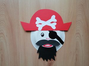Pirat - praca plastyczna z wykorzystaniem talerzyka