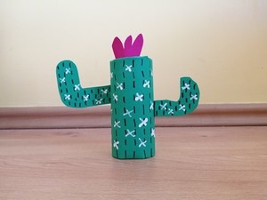 Kaktus - praca plastyczna z wykorzystaniem rolki