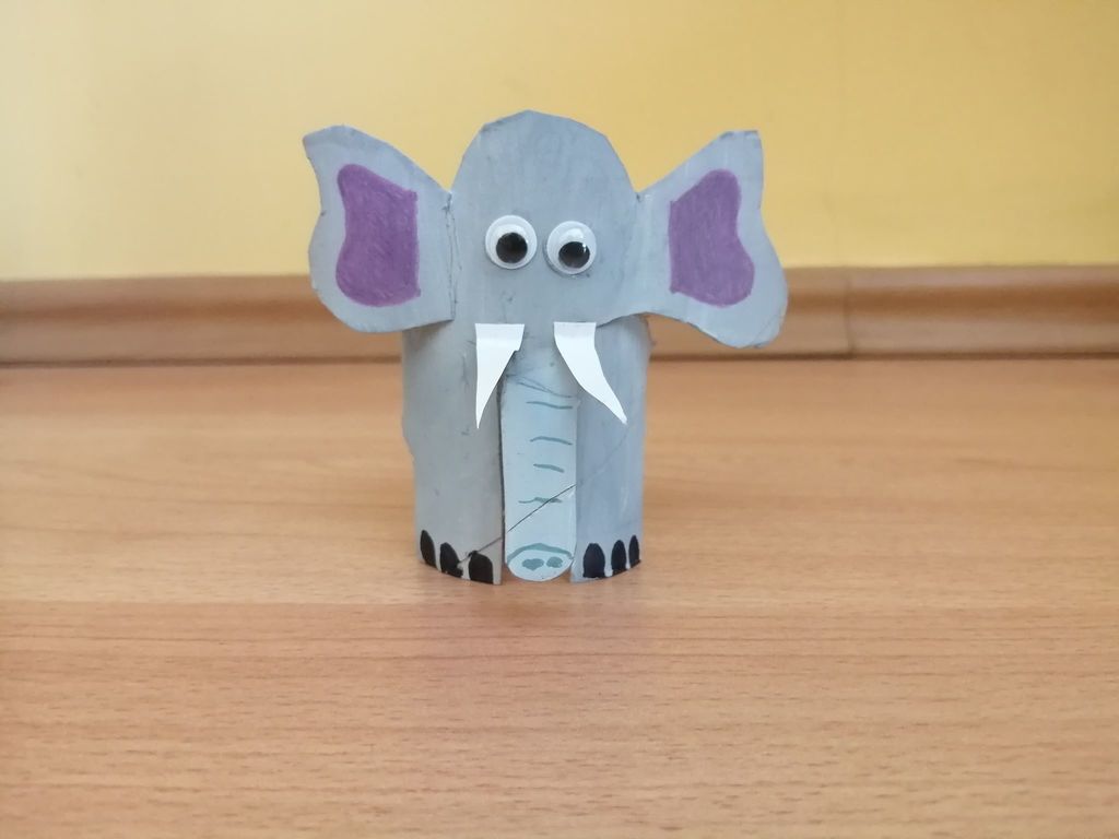 Słoń - praca plastyczna z wykorzystaniem rolki