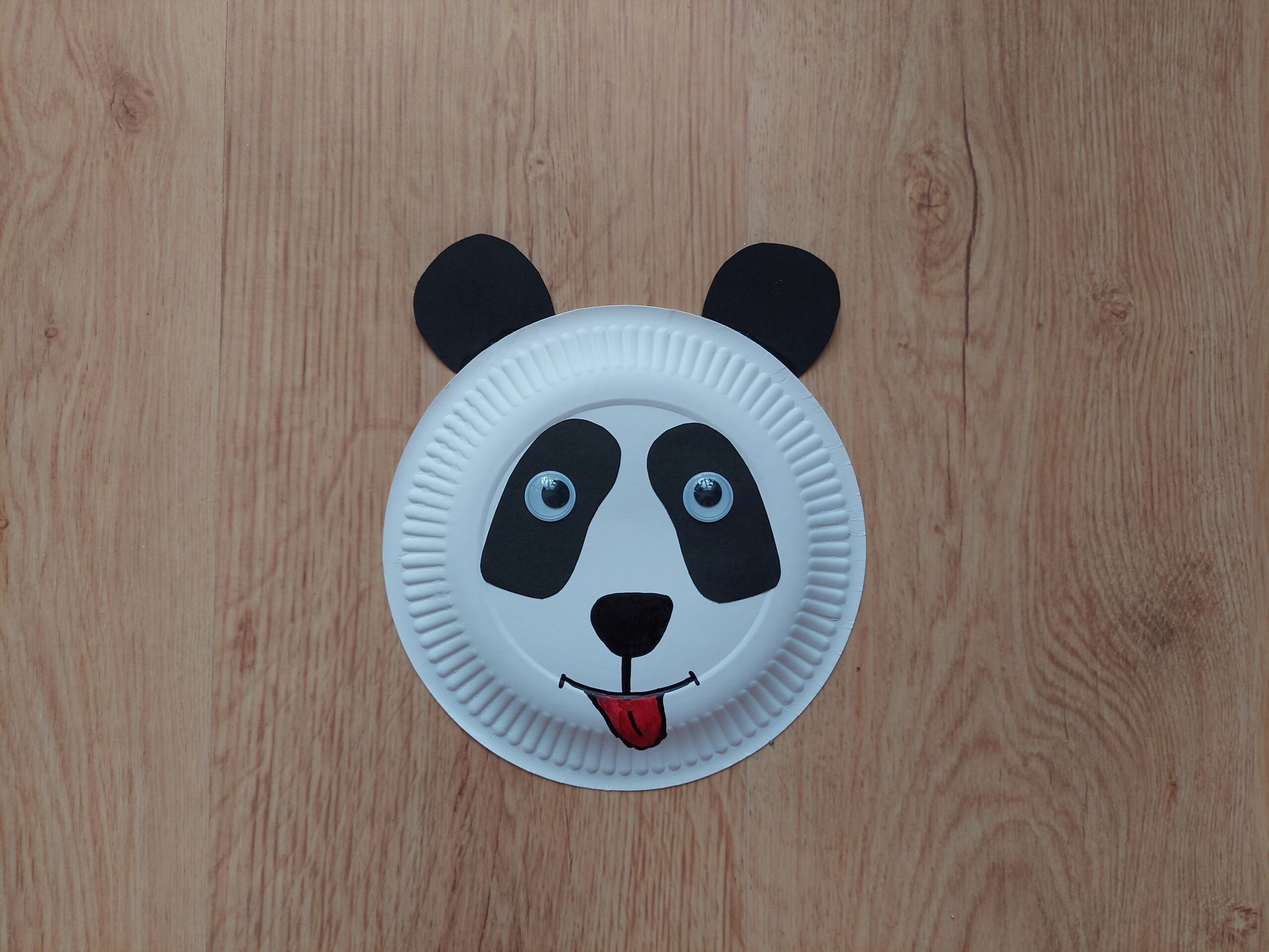 Panda - praca plastyczna z wykorzystaniem talerzyka papierowego